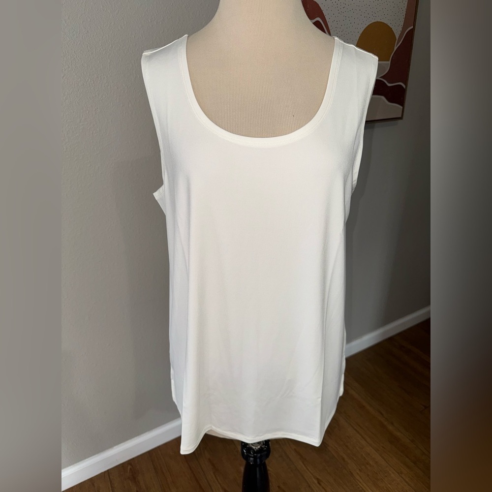 Norm Thompson women’s  tank top ivory size medium